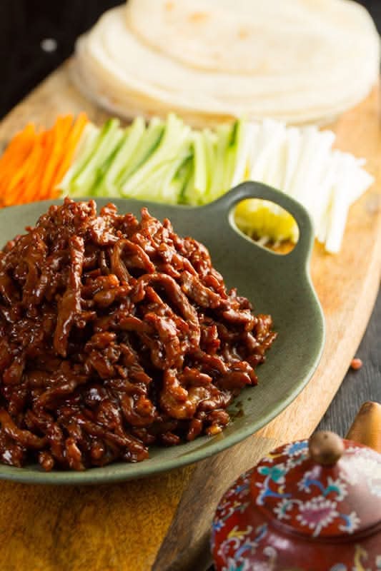 607_Sauteed Shredded Pork with Sweet-bean Sauce   京酱肉丝配鸭饼